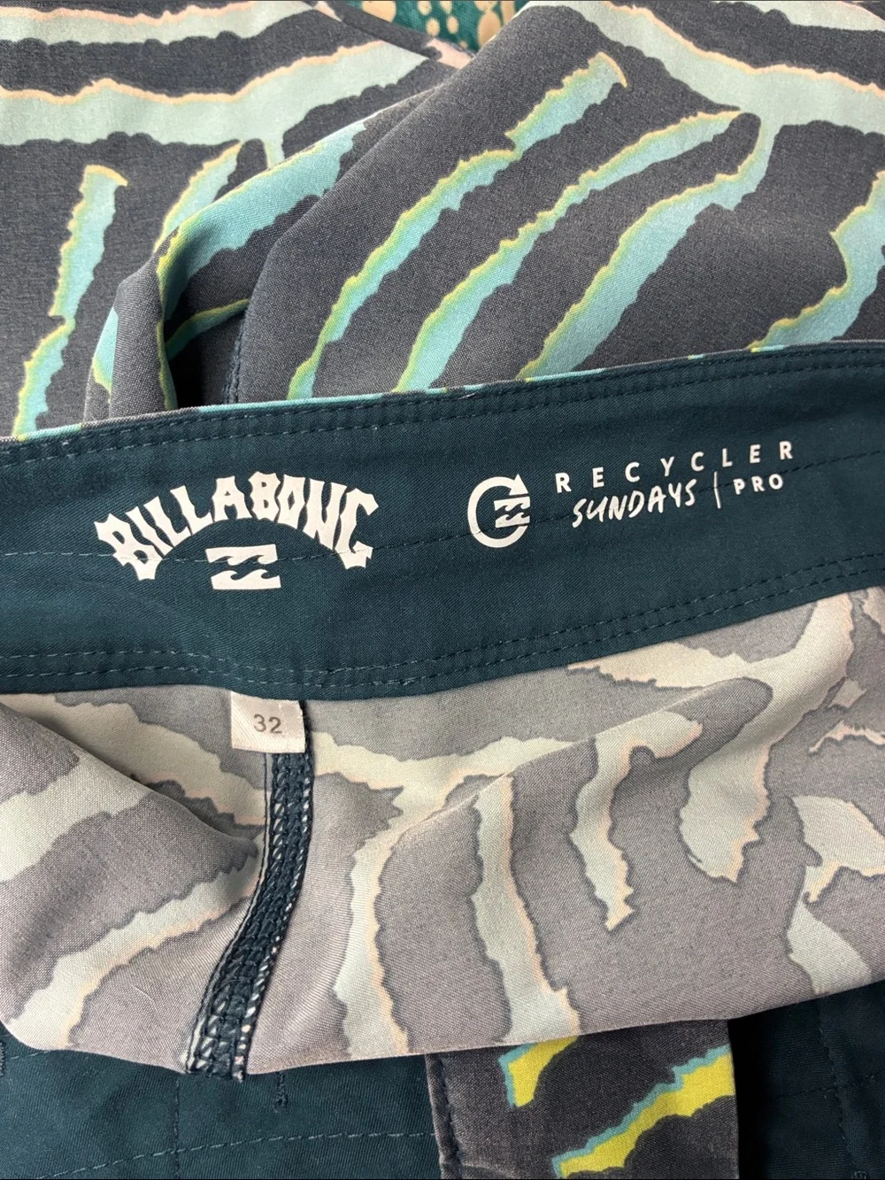 Billabong fit vary